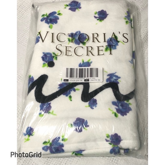 PINK Victoria’s Secret Towel - Picture 3 of 3